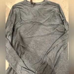 New nwot tags men’s vuori long sleeve tee size small